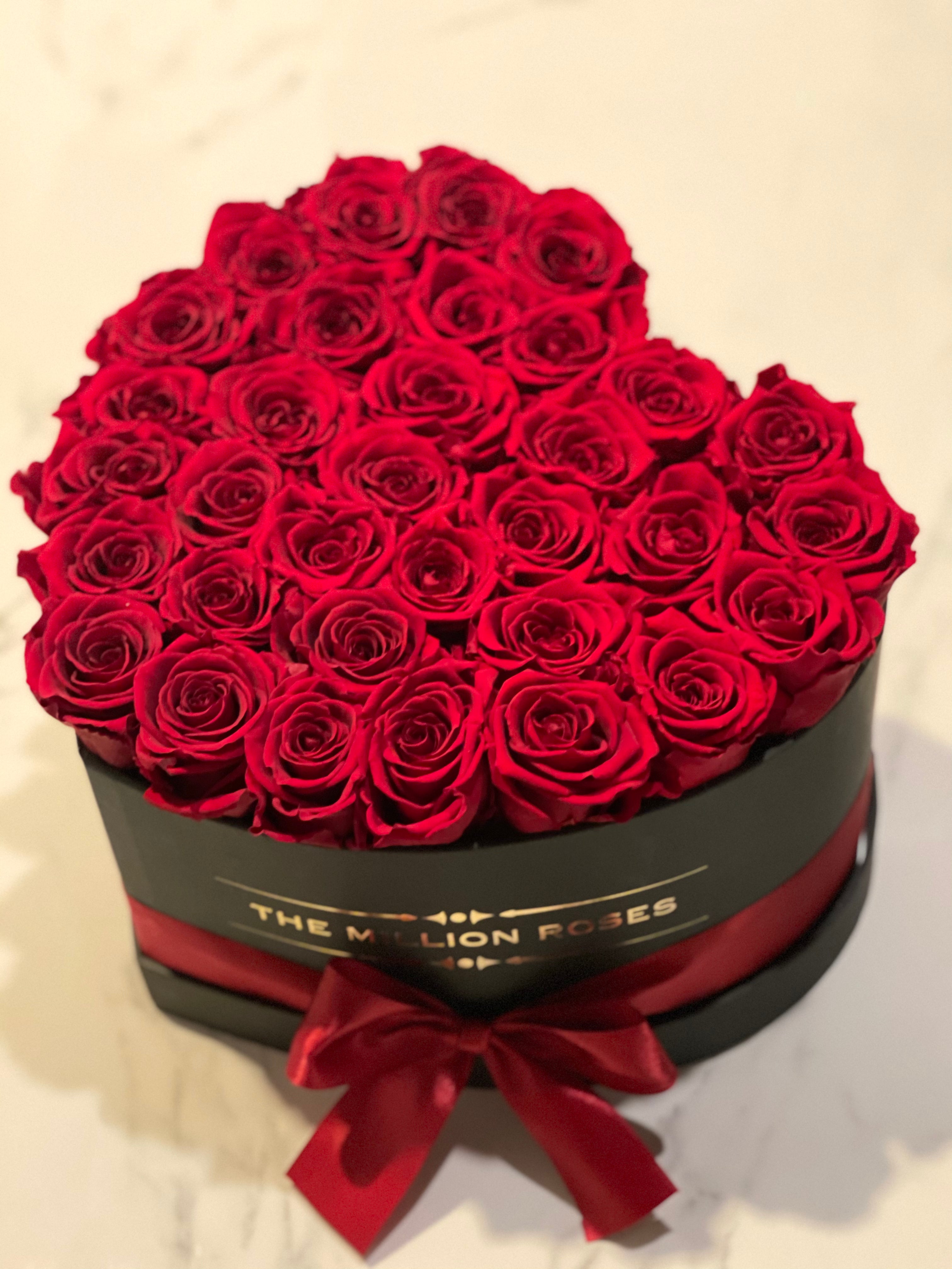 Inimă - trandafiri naturali rosii - Cutie neagră
